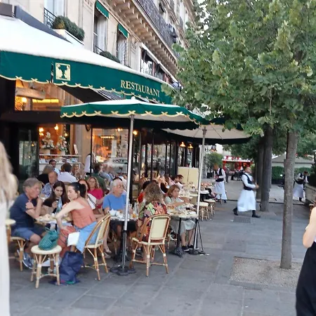 Hotel Stuning Place ,gare Montparnasse ,center ,front Of Metro *