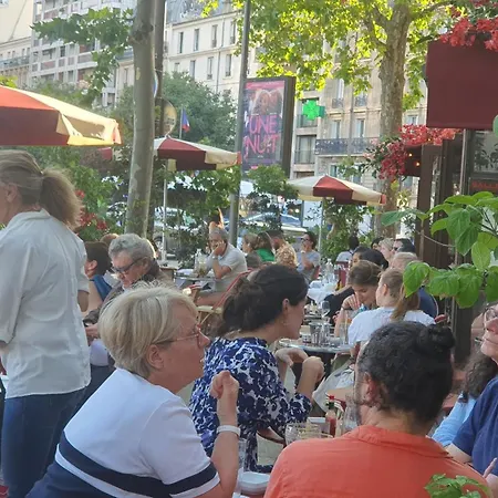 Stuning Place ,gare Montparnasse ,center ,front Of Metro Hotel *