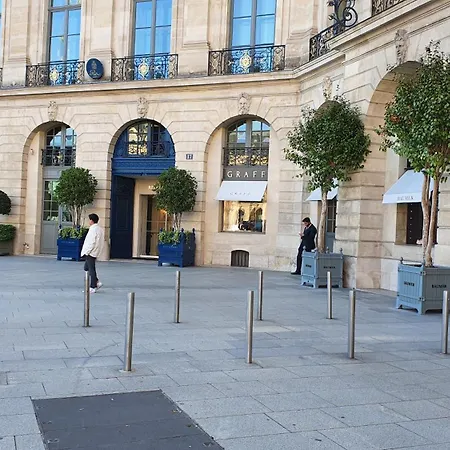 Hotel Stuning Place ,gare Montparnasse ,center ,front Of Metro *
