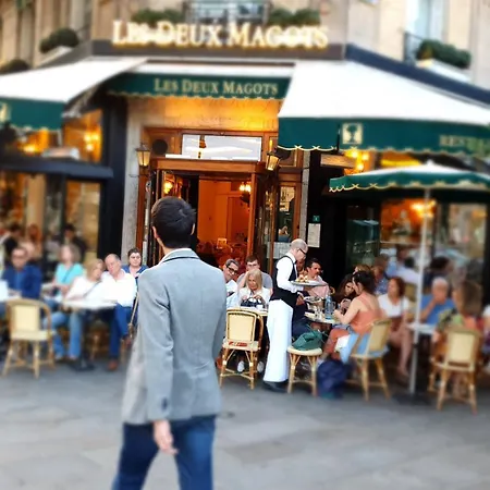 Stuning Place ,gare Montparnasse ,center ,front Of Metro Hotel Paris